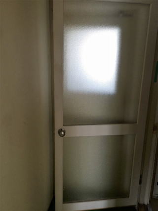 外開きになりました。